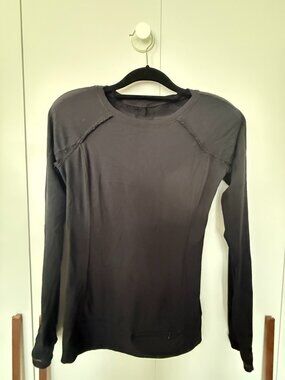 Lululemon long sleeves sweatshirt